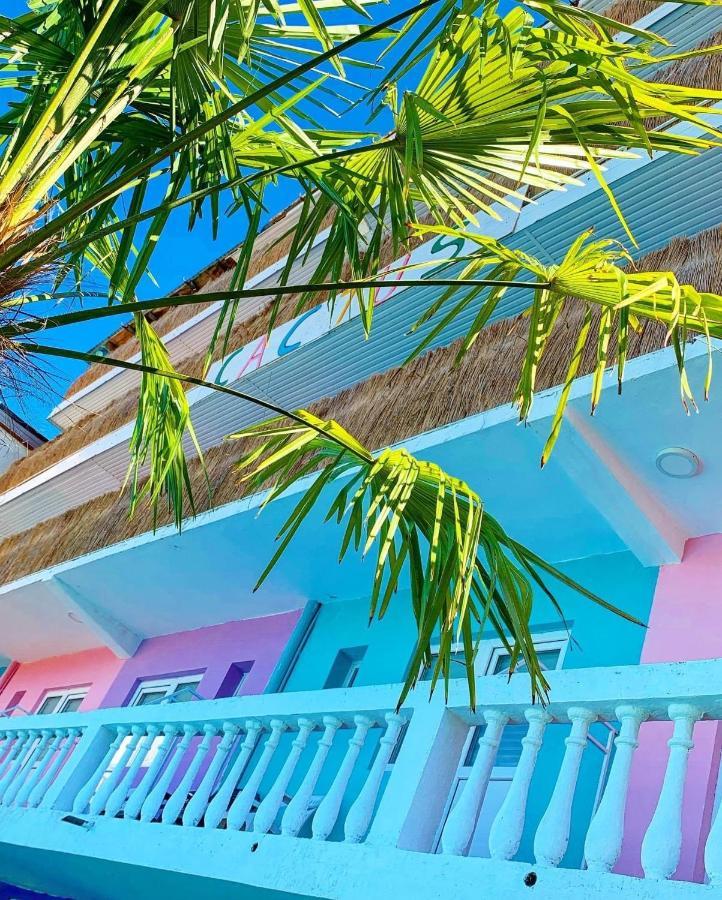 Casa Barbie Costinesti Hostel Екстериор снимка