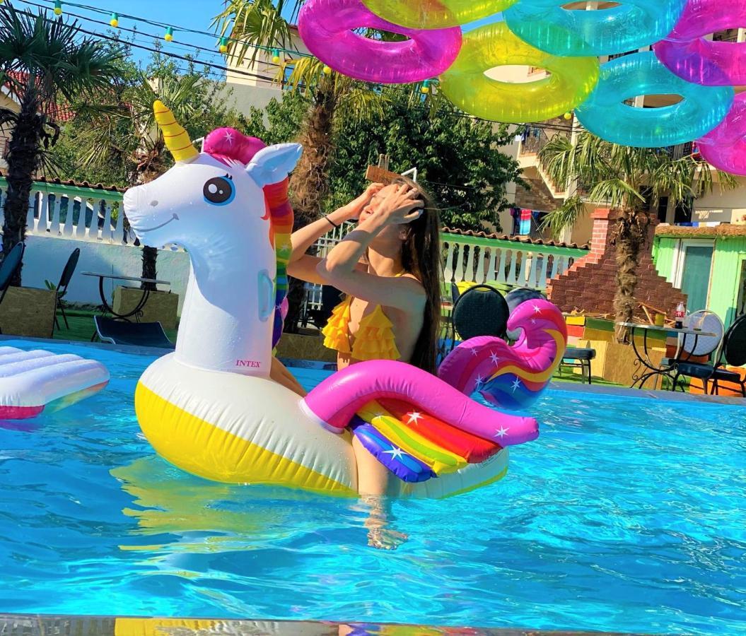 Casa Barbie Costinesti Hostel Екстериор снимка