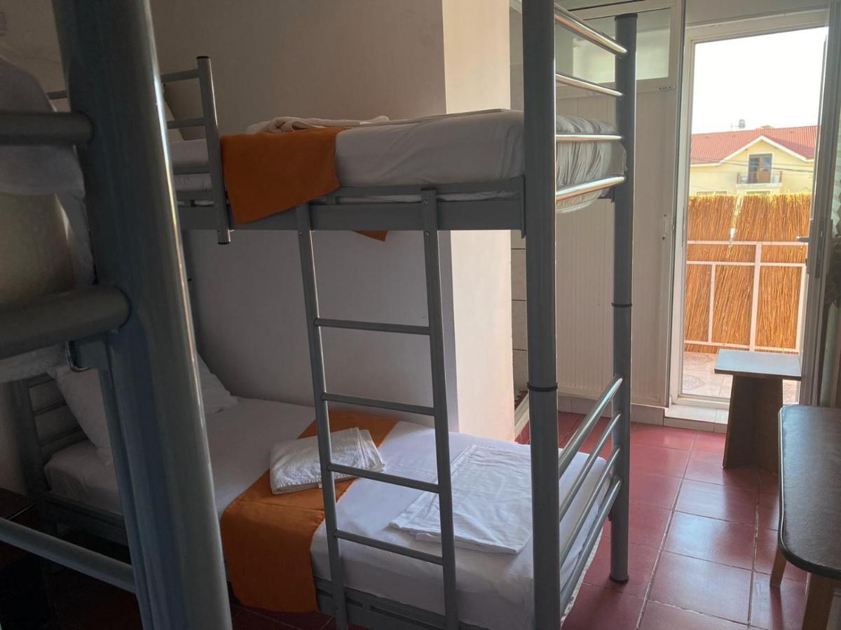 Casa Barbie Costinesti Hostel Екстериор снимка