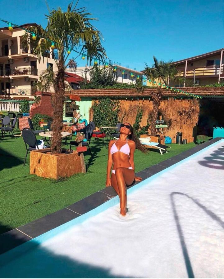 Casa Barbie Costinesti Hostel Екстериор снимка