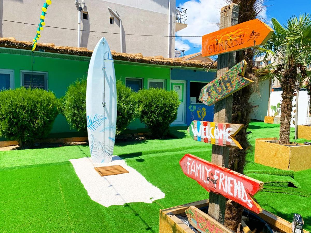 Casa Barbie Costinesti Hostel Екстериор снимка