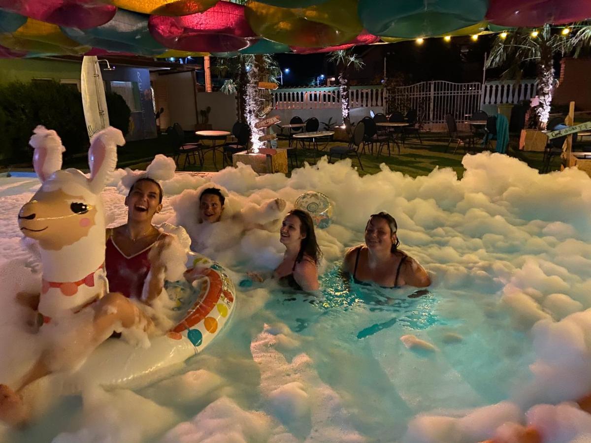 Casa Barbie Costinesti Hostel Екстериор снимка