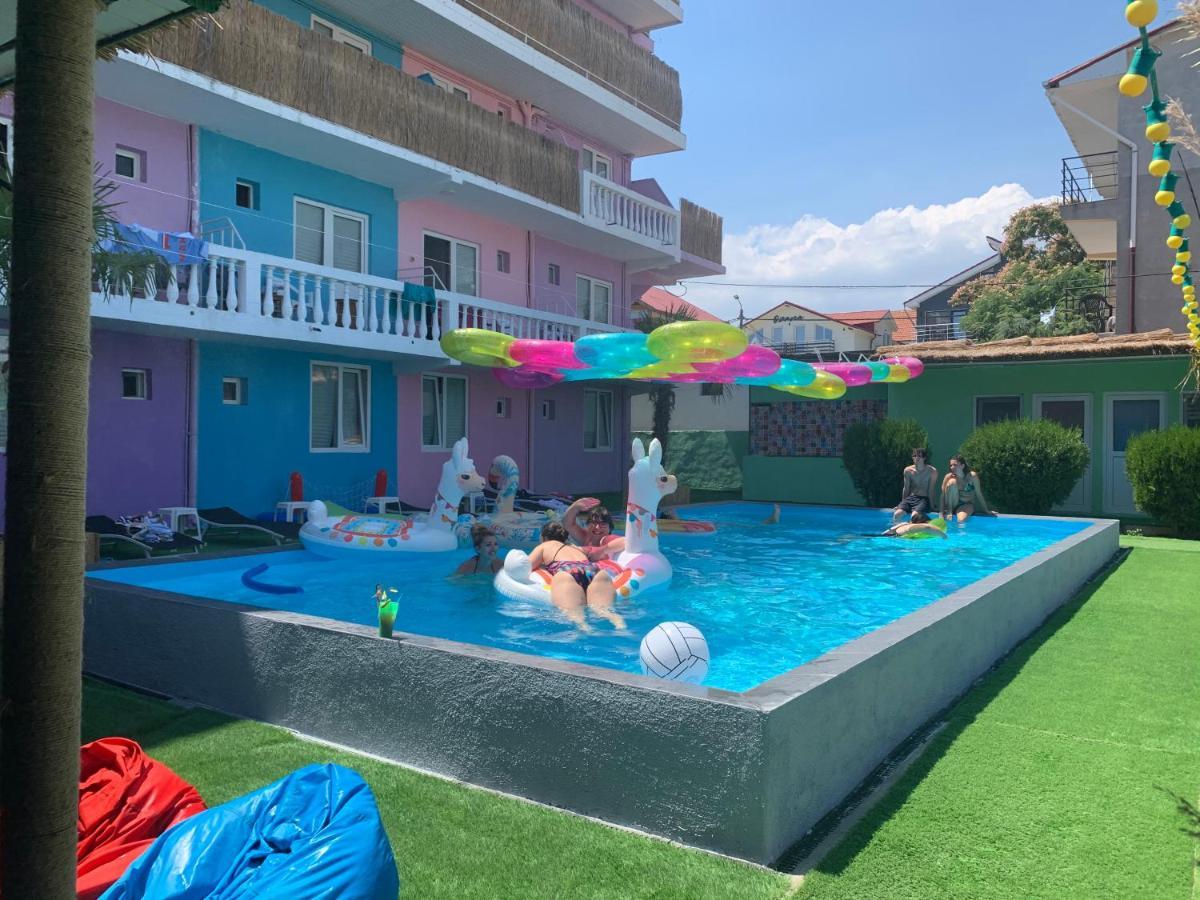 Casa Barbie Costinesti Hostel Екстериор снимка