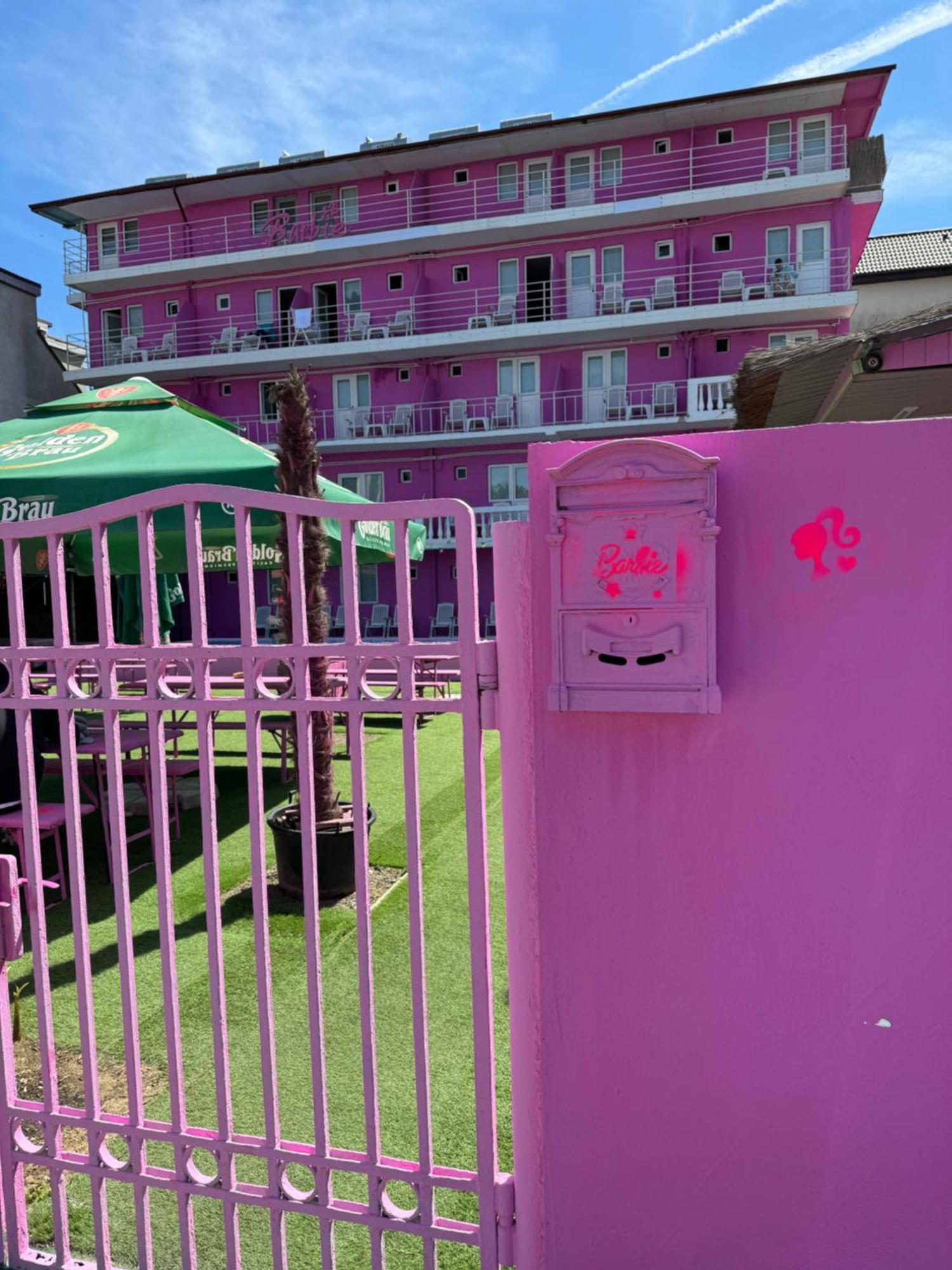Casa Barbie Costinesti Hostel Екстериор снимка