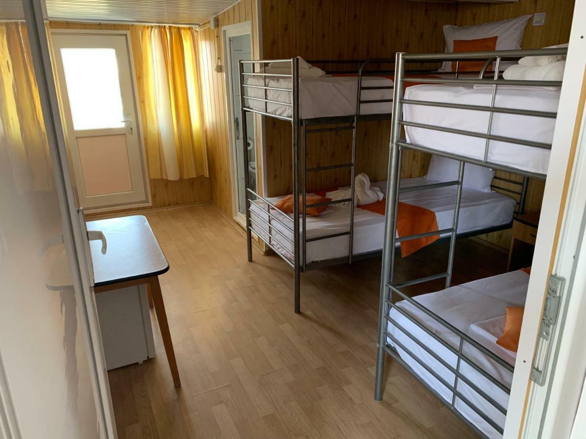 Casa Barbie Costinesti Hostel Екстериор снимка